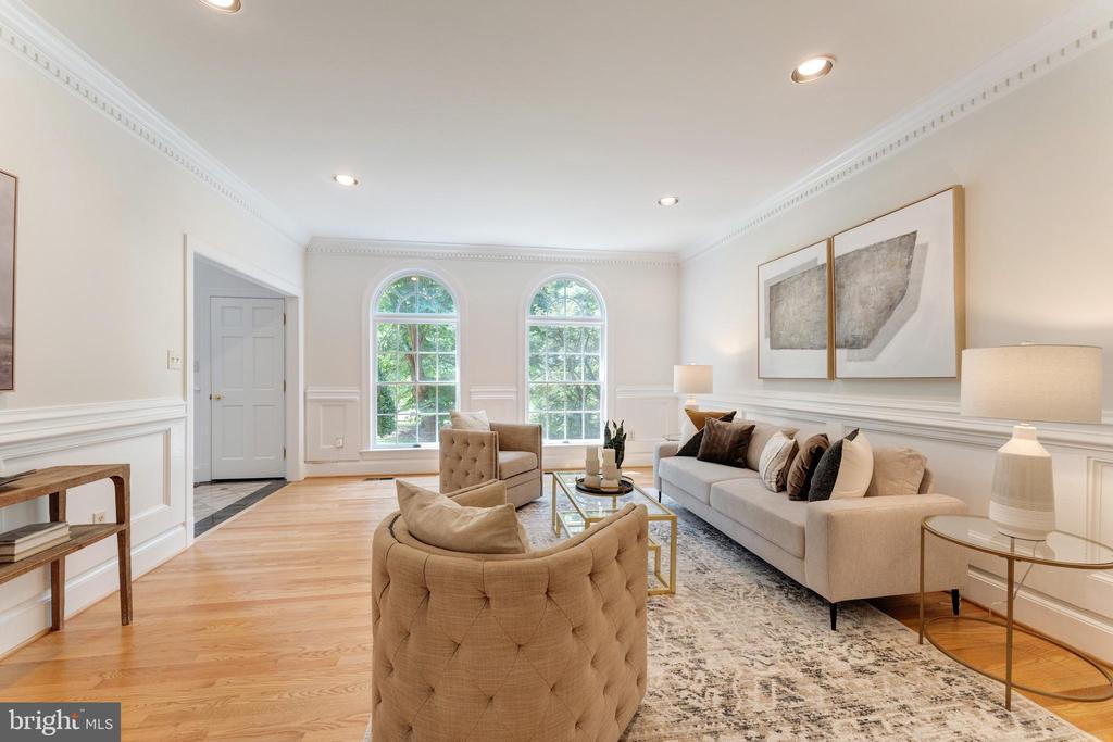 250 Golden Woods Ct