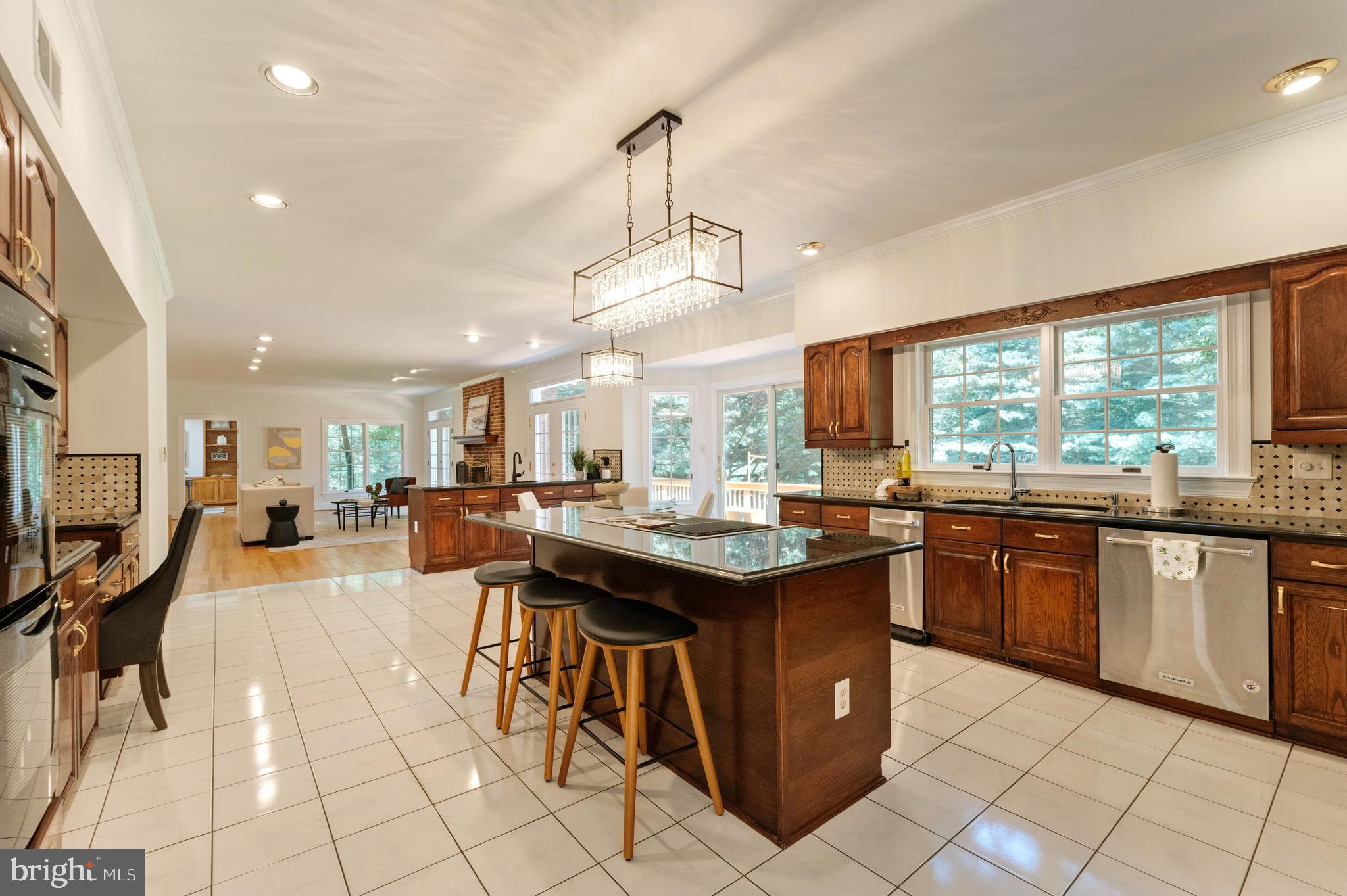 250 Golden Woods Ct