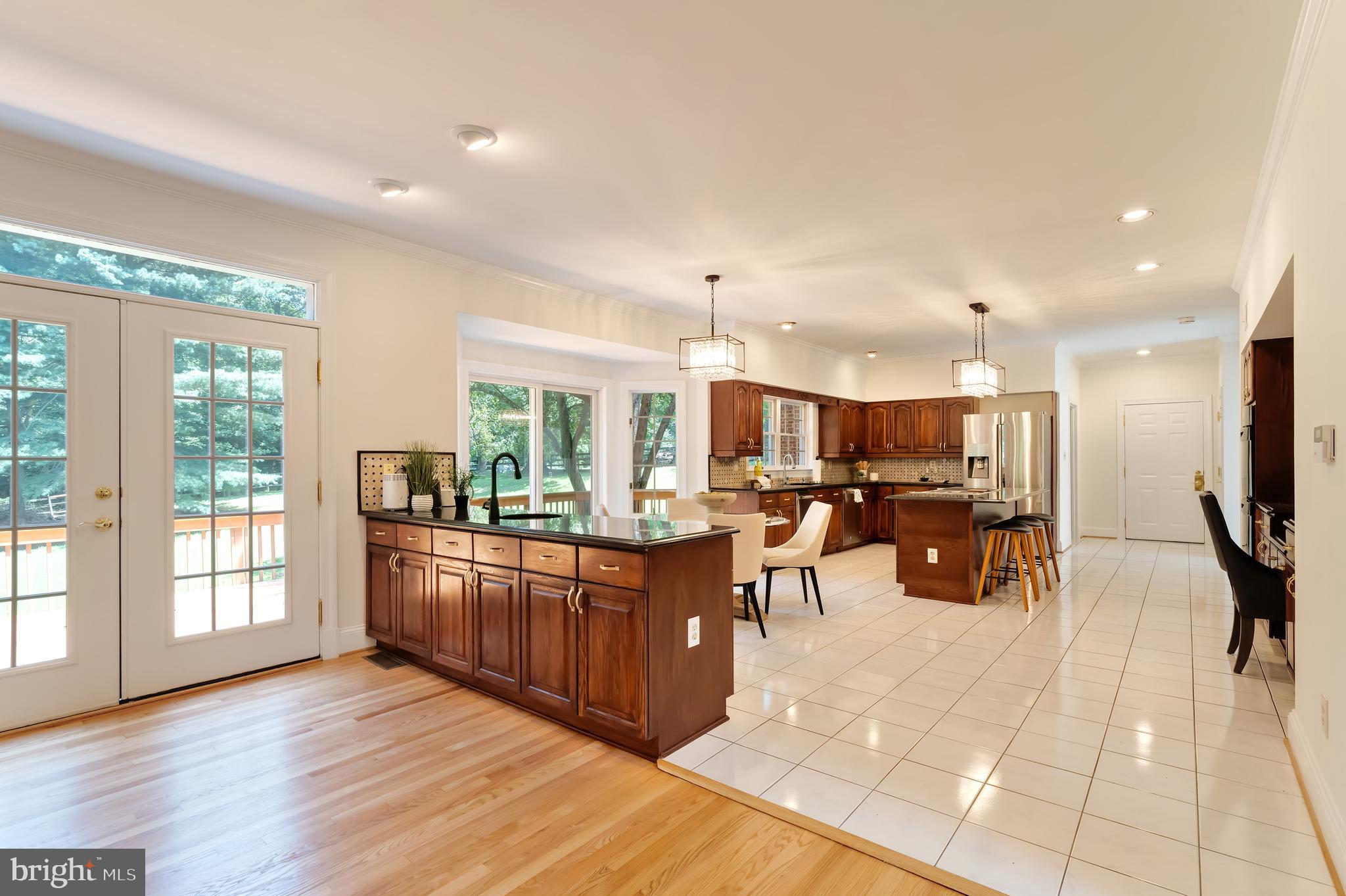 250 Golden Woods Ct