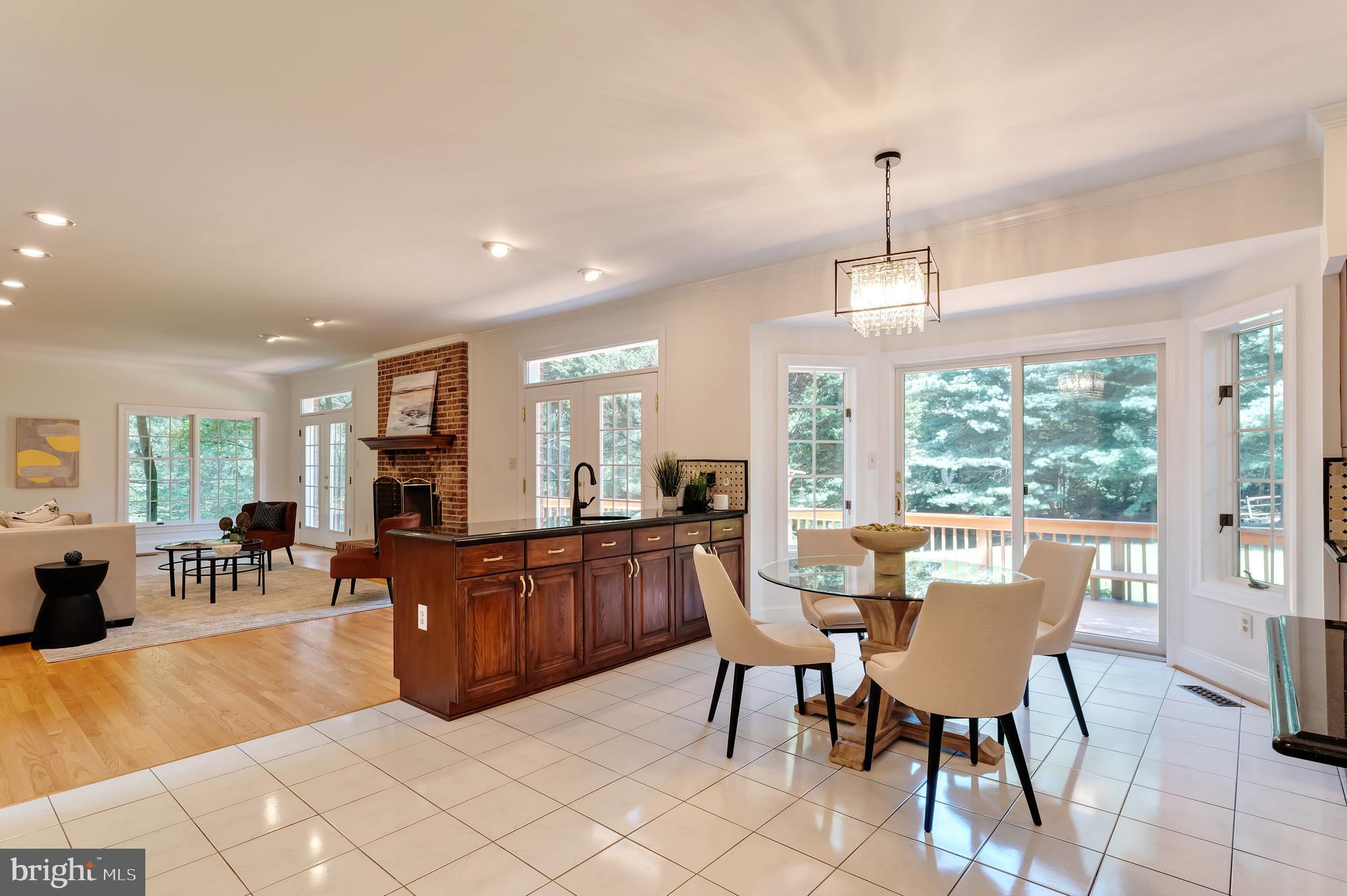 250 Golden Woods Ct