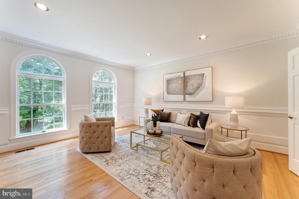 250 Golden Woods Ct
