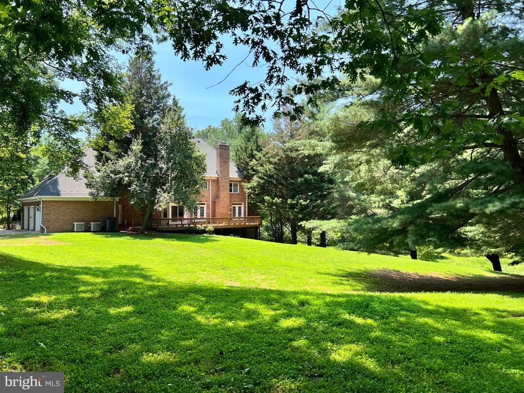 250 Golden Woods Ct