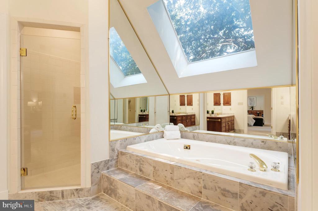 250 Golden Woods Ct