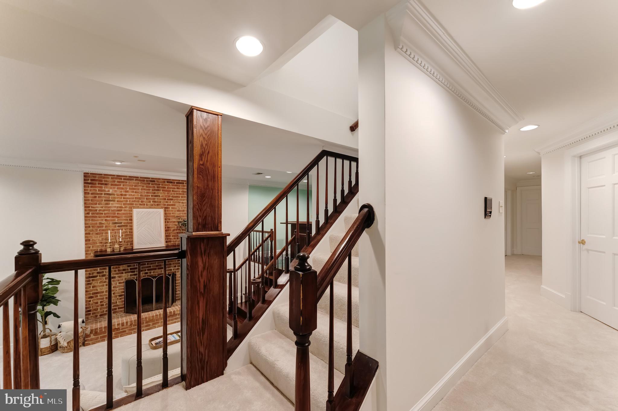 250 Golden Woods Ct
