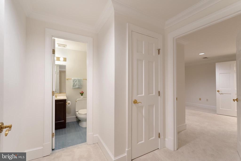 250 Golden Woods Ct