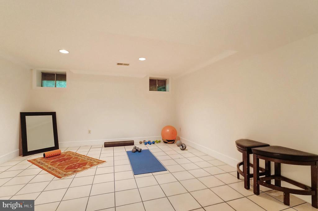 250 Golden Woods Ct