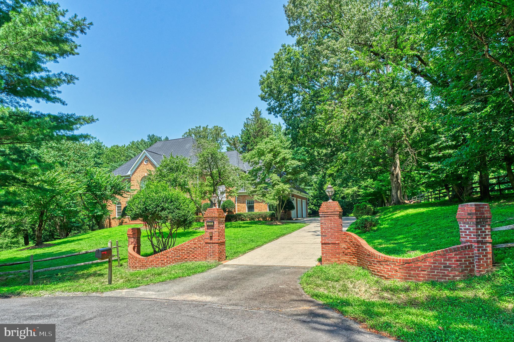 250 Golden Woods Ct