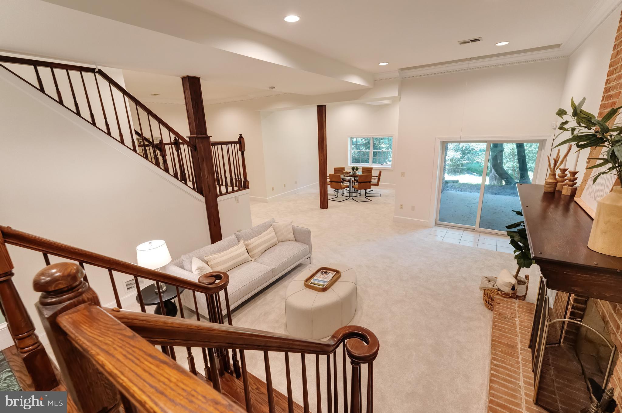 250 Golden Woods Ct
