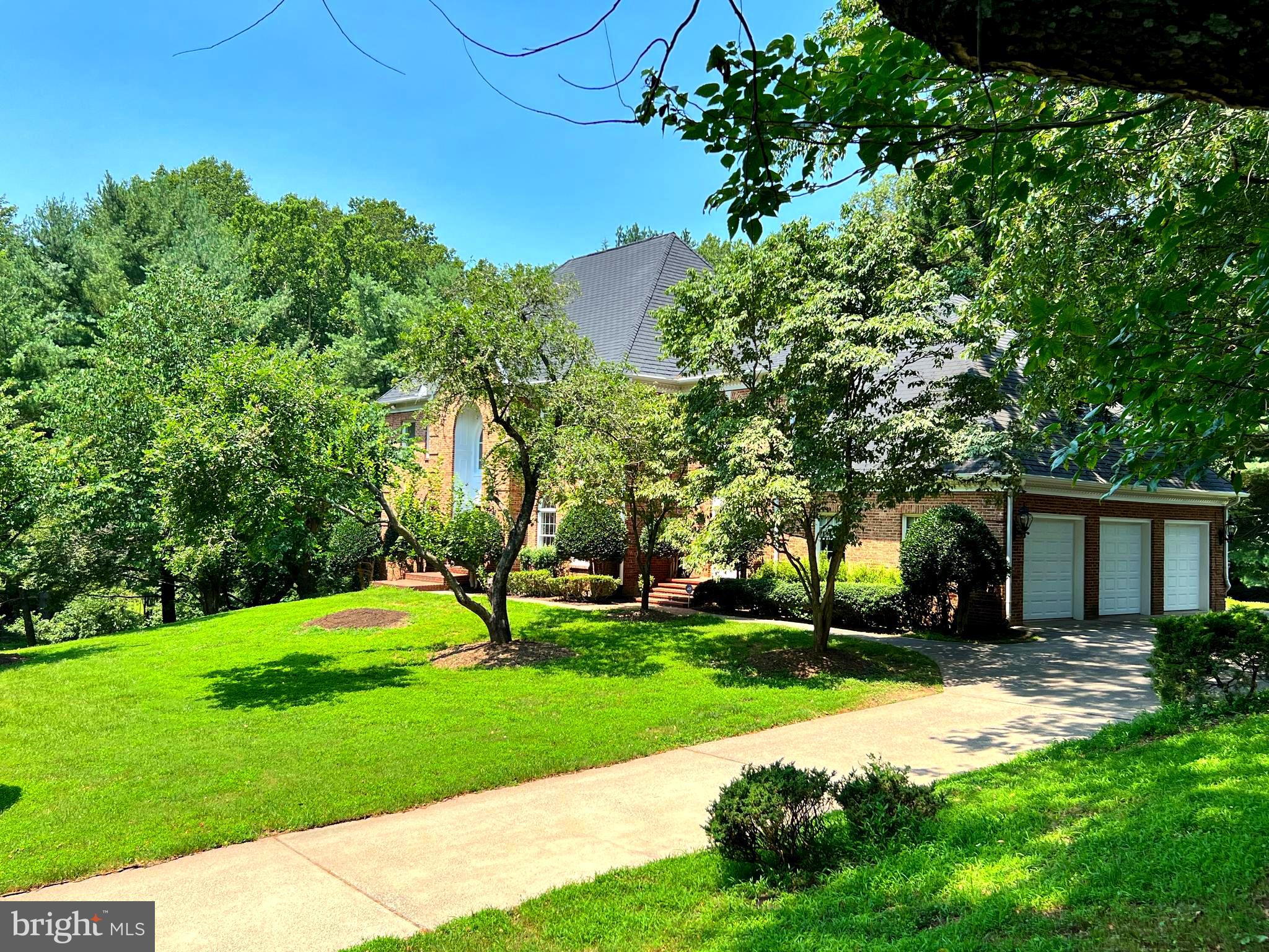 250 Golden Woods Ct