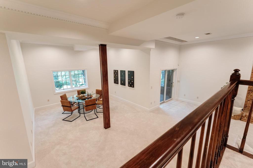 250 Golden Woods Ct