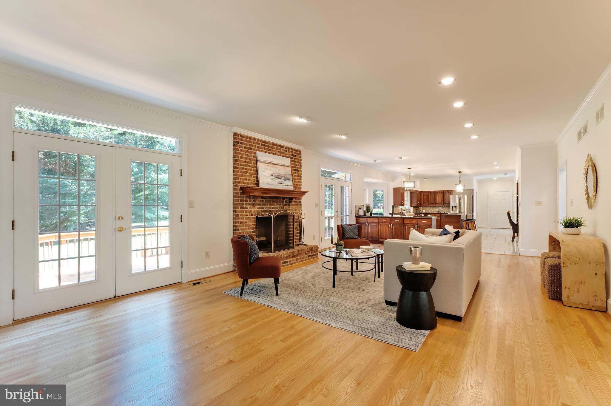 250 Golden Woods Ct