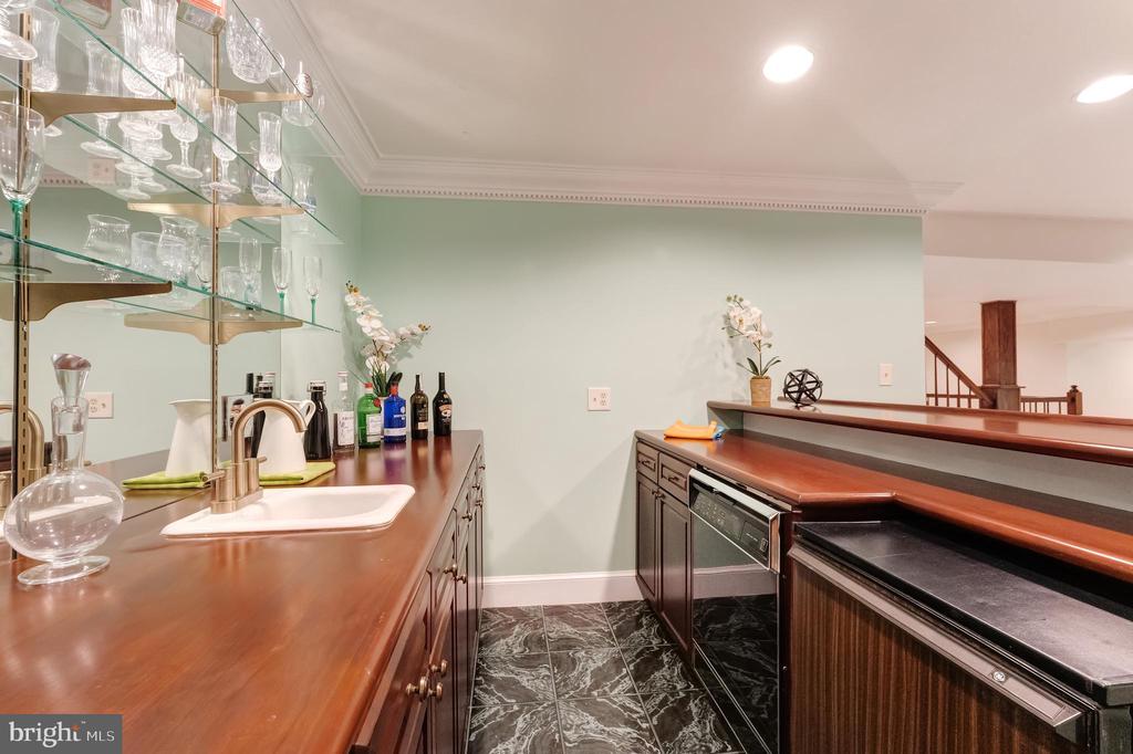 250 Golden Woods Ct