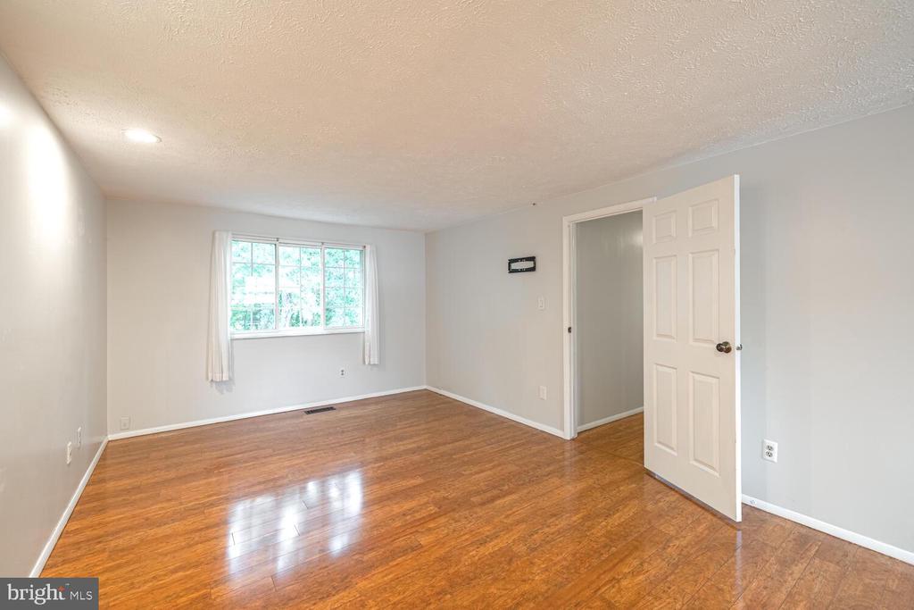 9416 Mirror Pond Dr