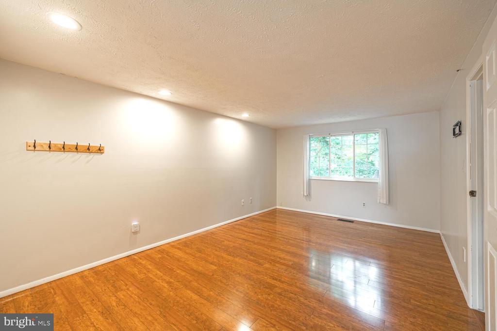 9416 Mirror Pond Dr