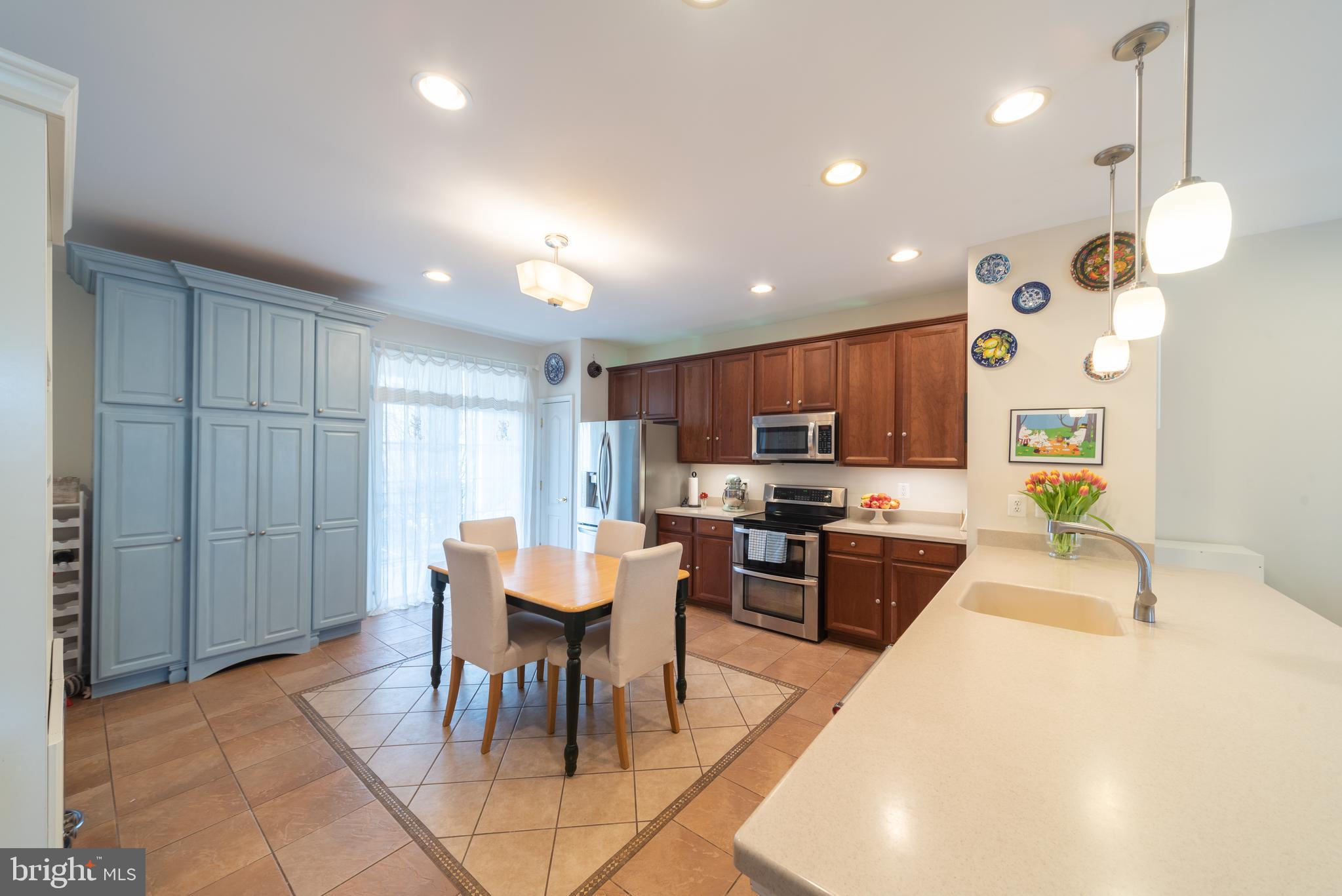 6931 ROLLING CREEK WAY