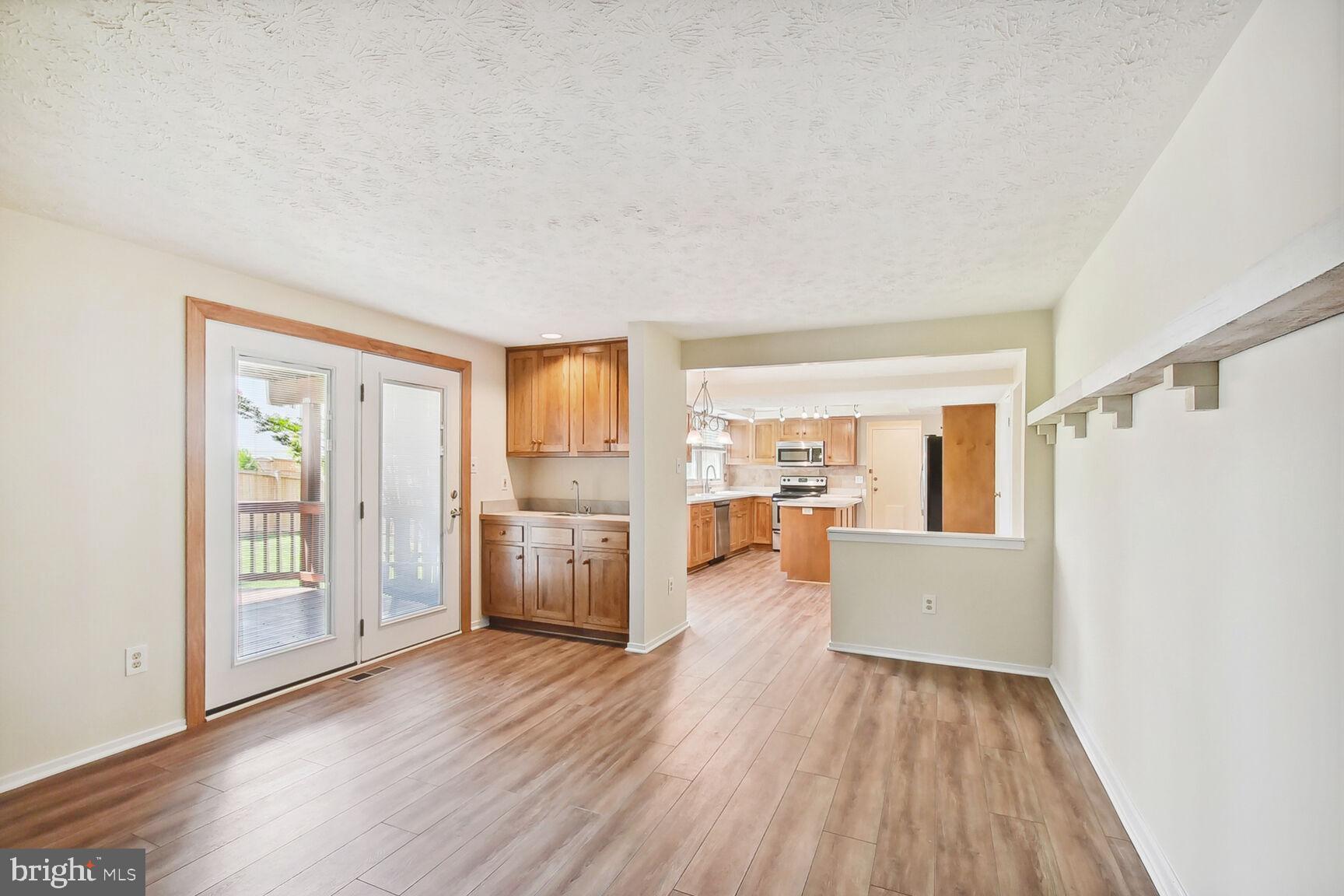 1402 KINGSTREAM DR