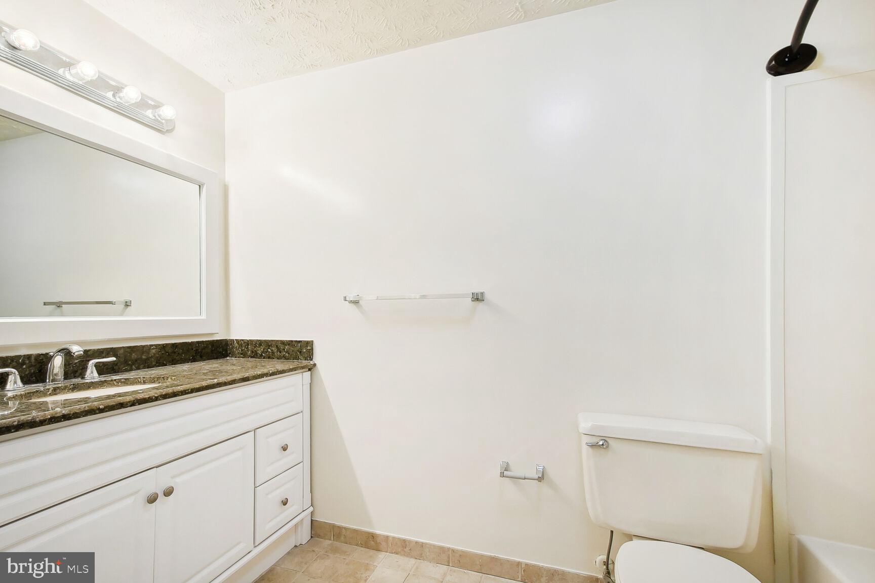 1402 KINGSTREAM DR