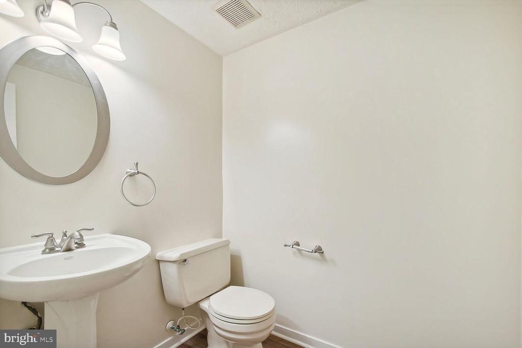 1402 KINGSTREAM DR