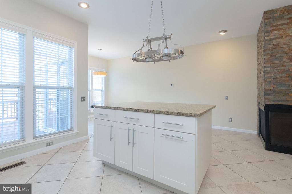 6313 BURGUNDY LEAF LN