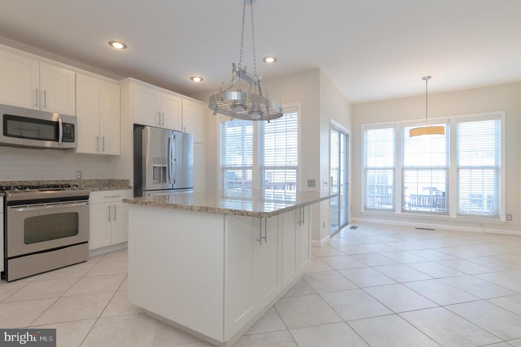 6313 BURGUNDY LEAF LN