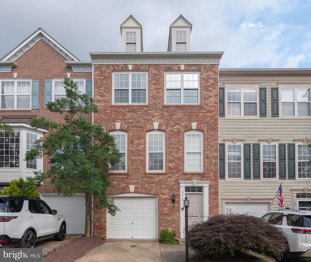 6313 BURGUNDY LEAF LN