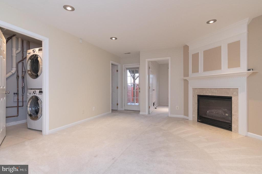 6313 BURGUNDY LEAF LN