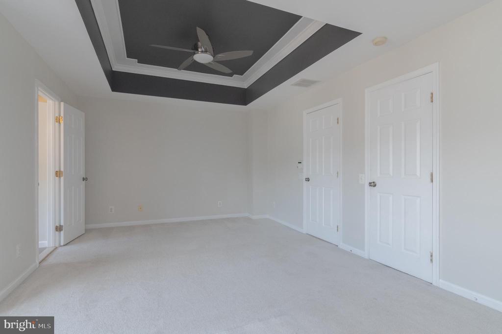 6313 BURGUNDY LEAF LN