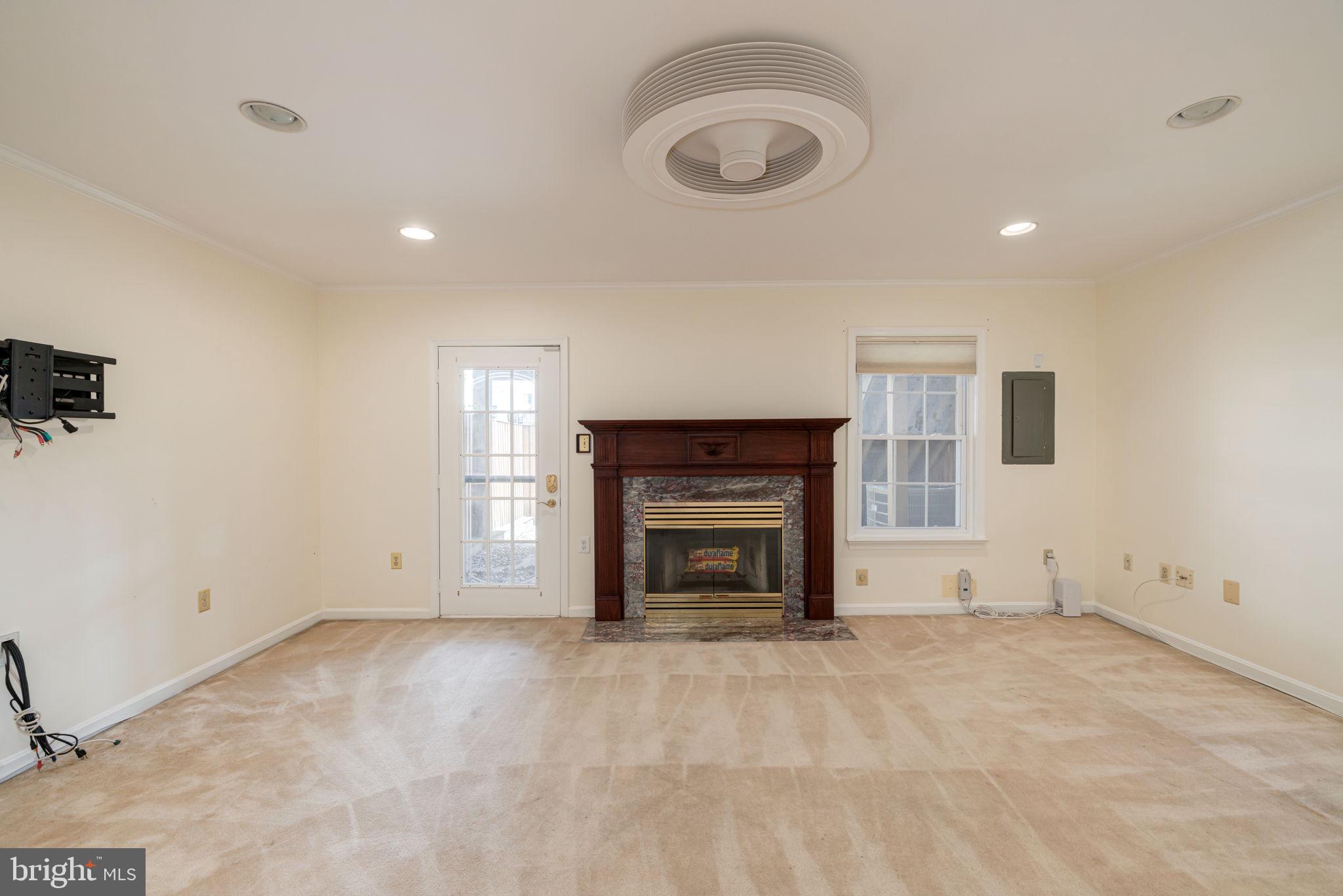6152 CASTLETOWN WAY