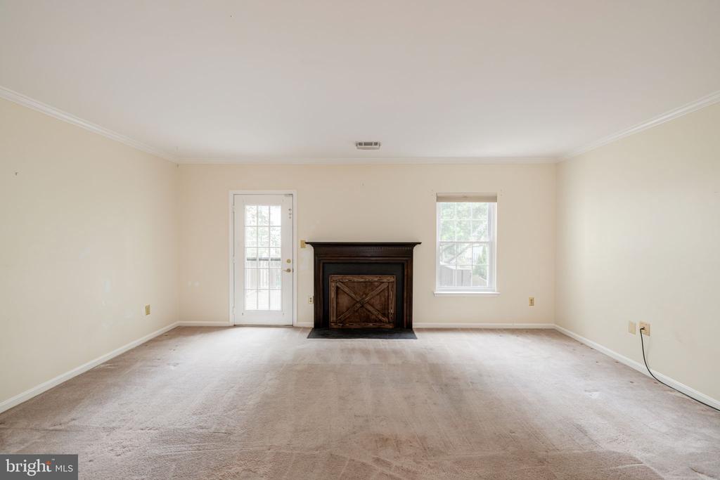 6152 CASTLETOWN WAY
