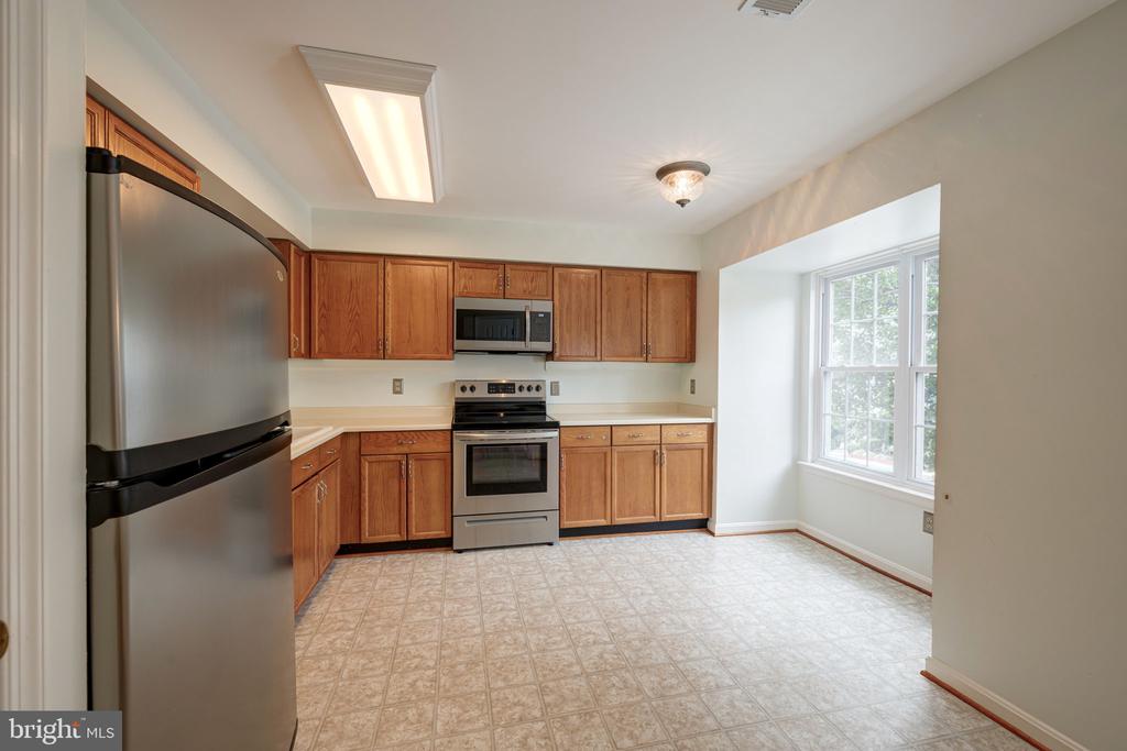 6152 CASTLETOWN WAY