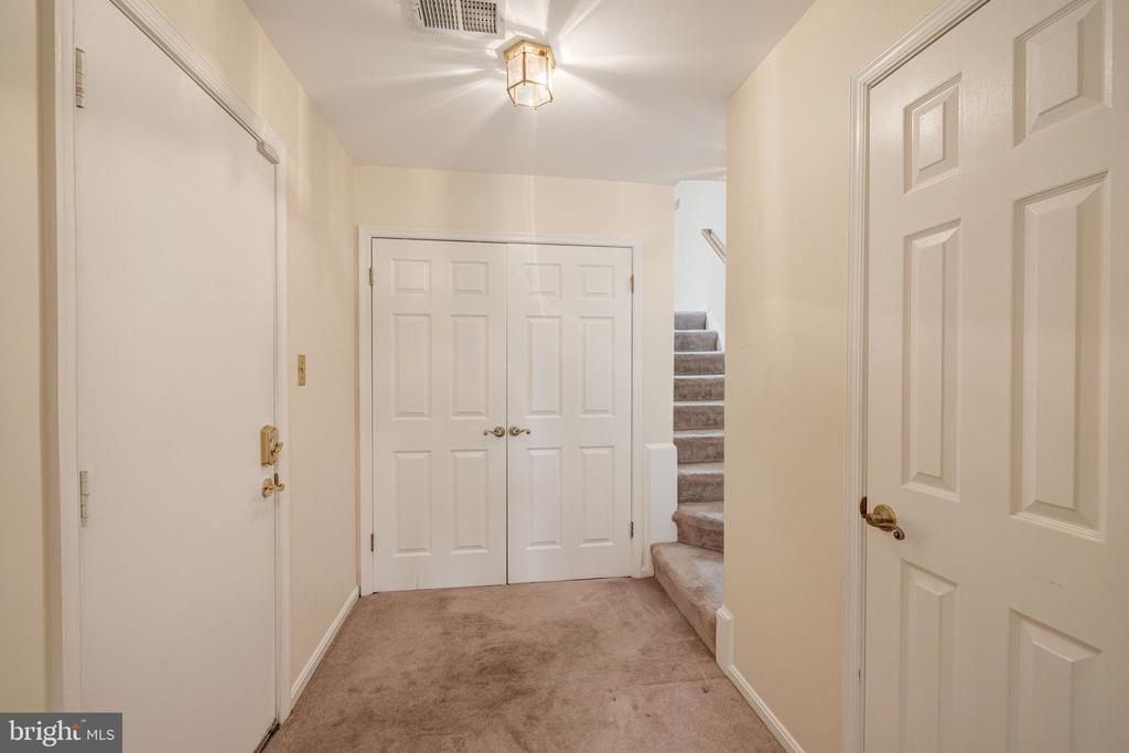 6152 CASTLETOWN WAY