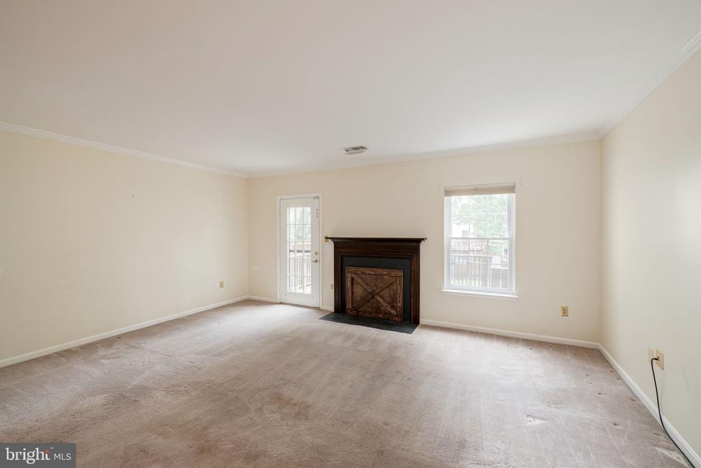 6152 CASTLETOWN WAY
