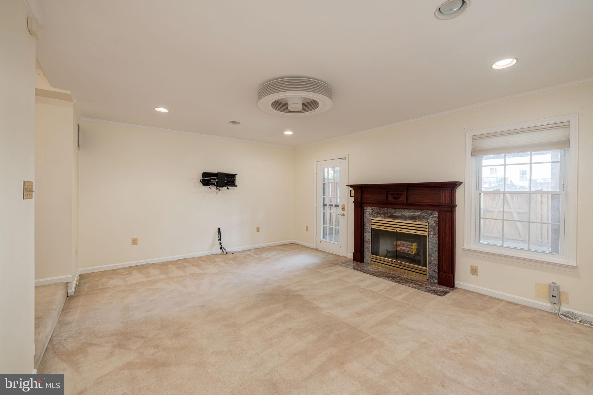 6152 CASTLETOWN WAY