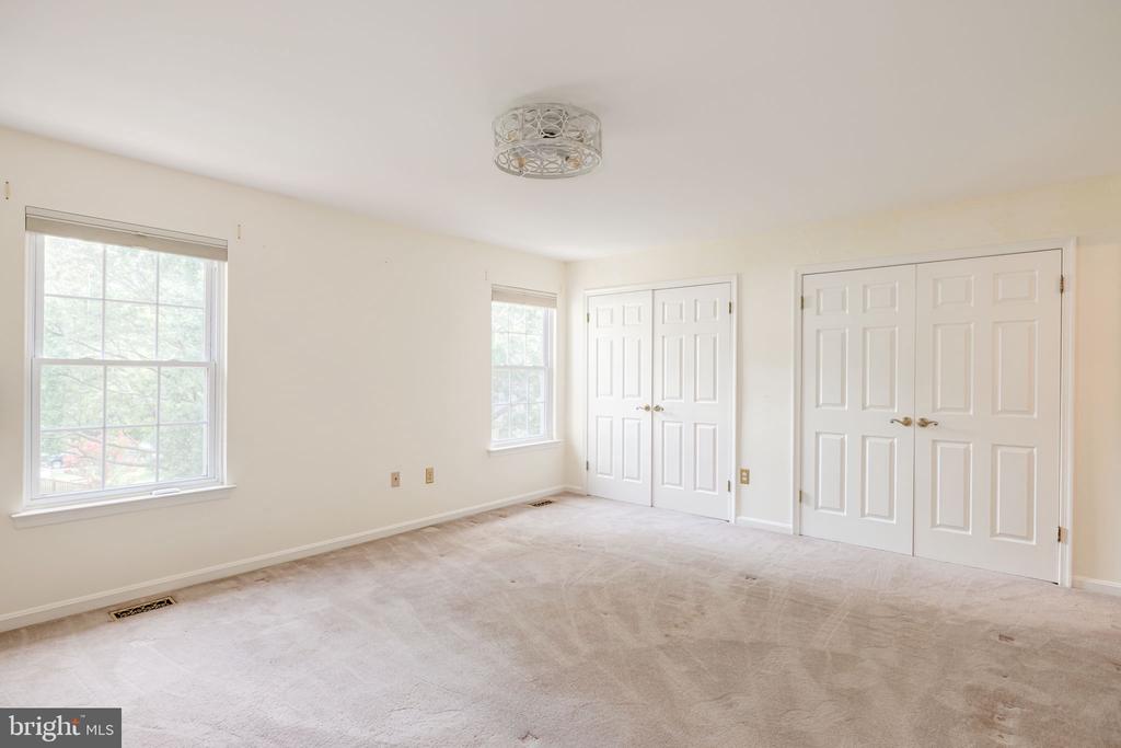 6152 CASTLETOWN WAY