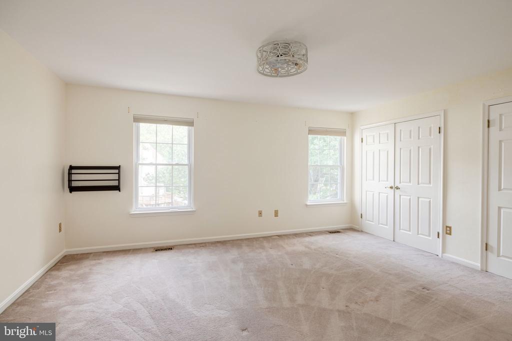 6152 CASTLETOWN WAY