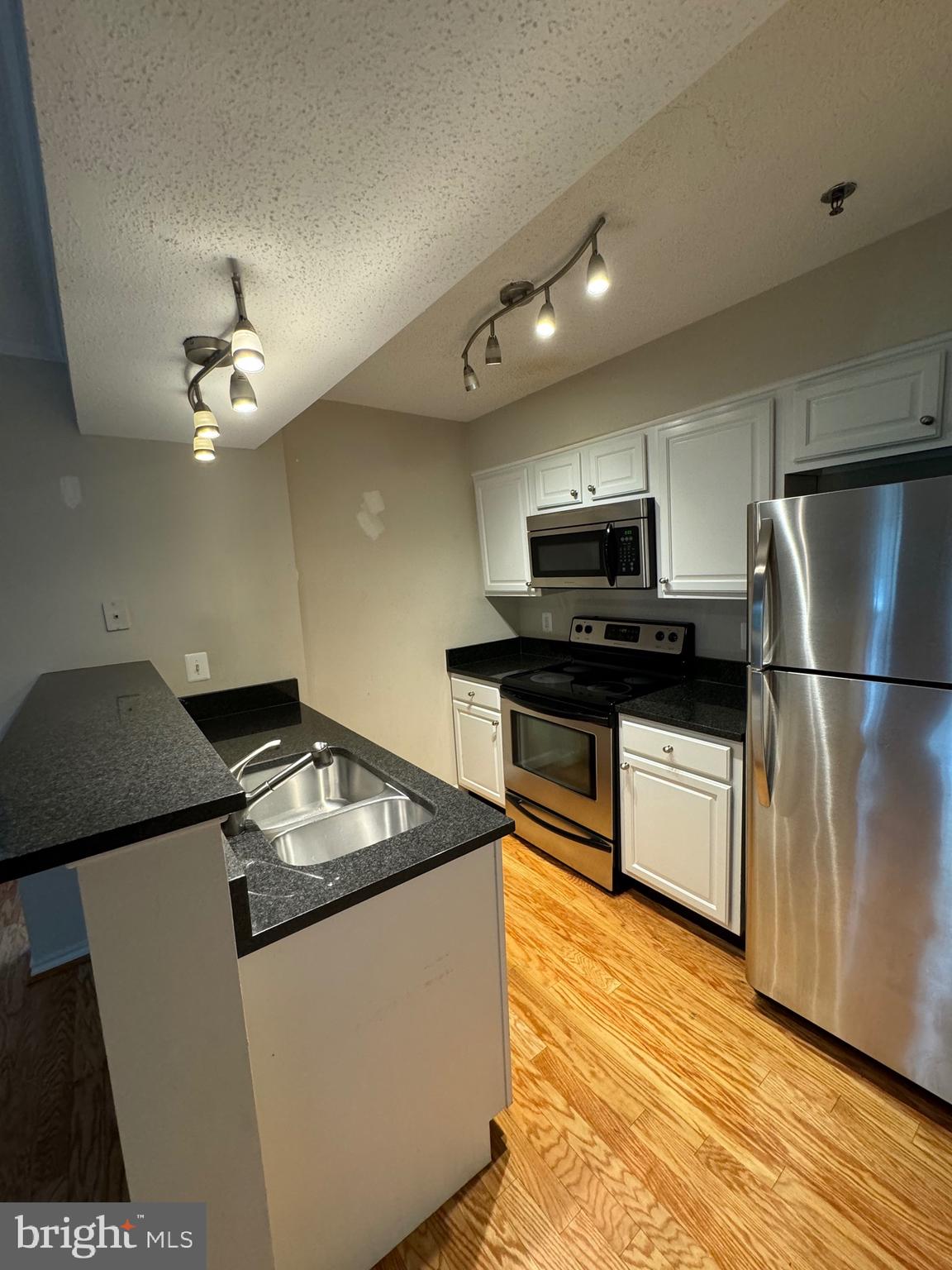 1524 LINCOLN WAY 404