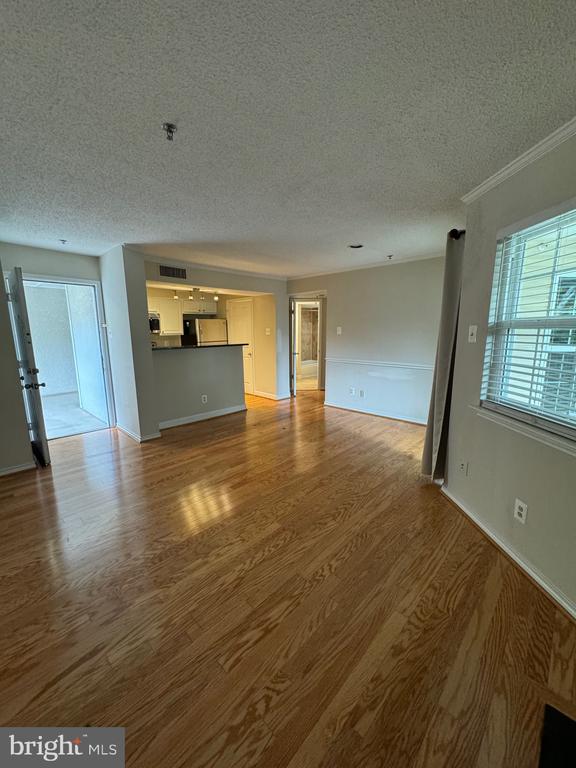 1524 LINCOLN WAY 404