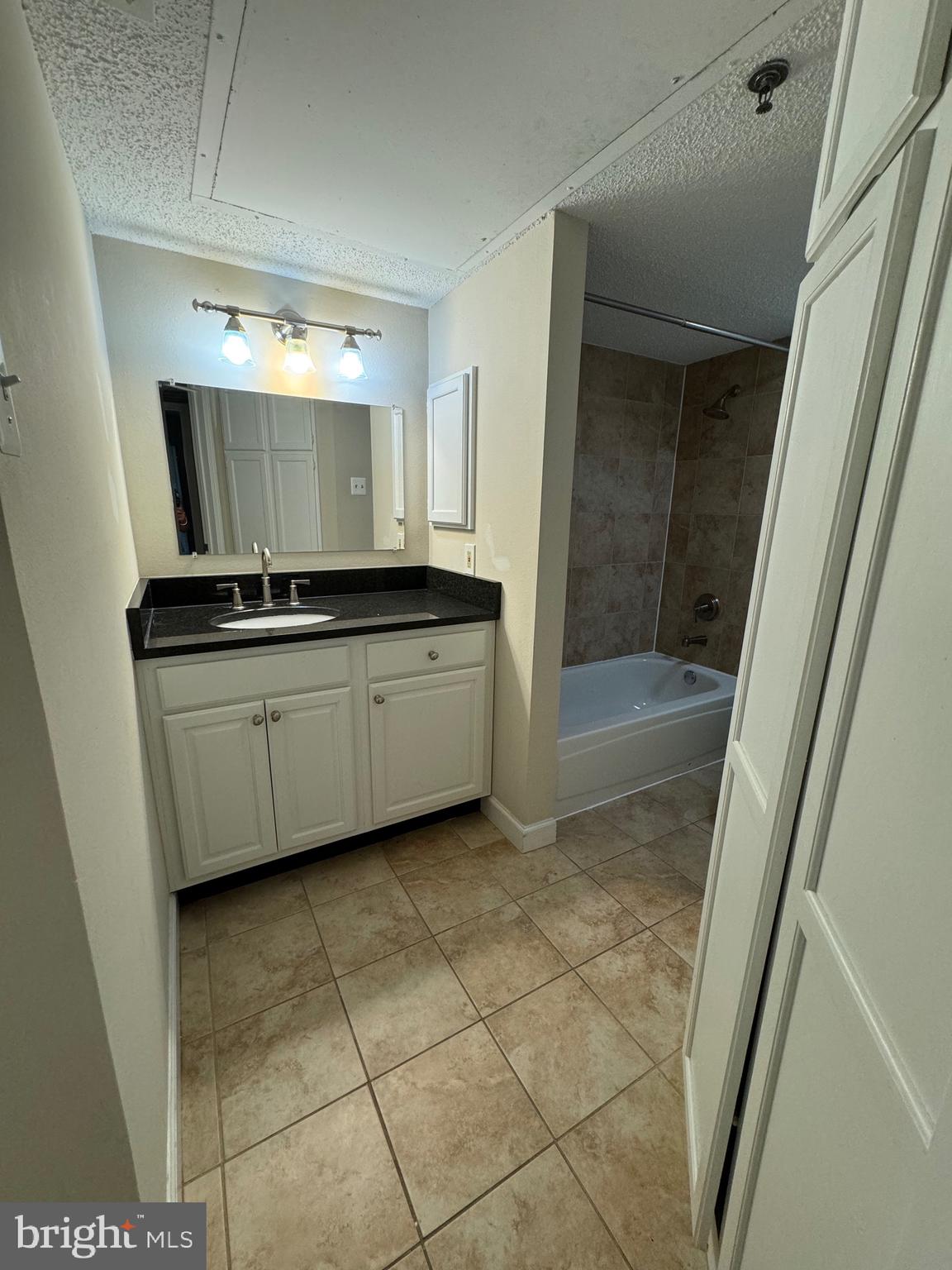 1524 LINCOLN WAY 404