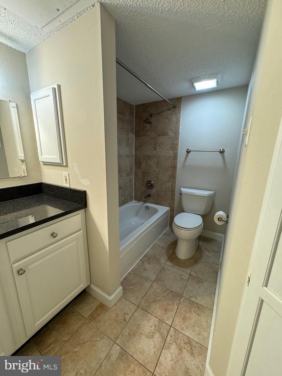 1524 LINCOLN WAY 404