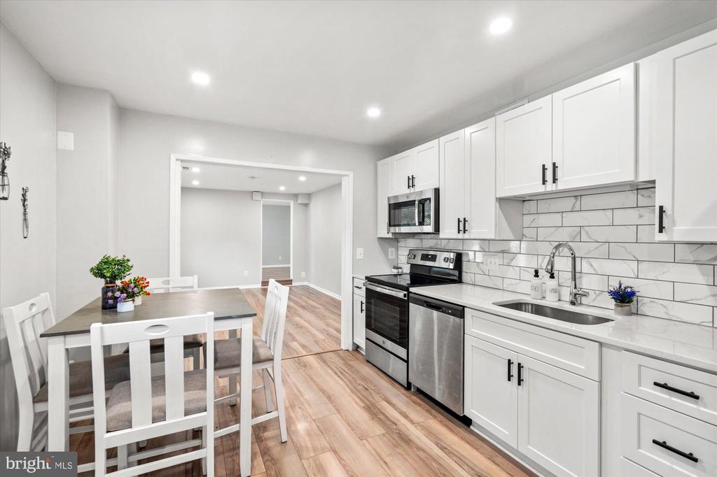 3908 ELMWOOD DRIVE