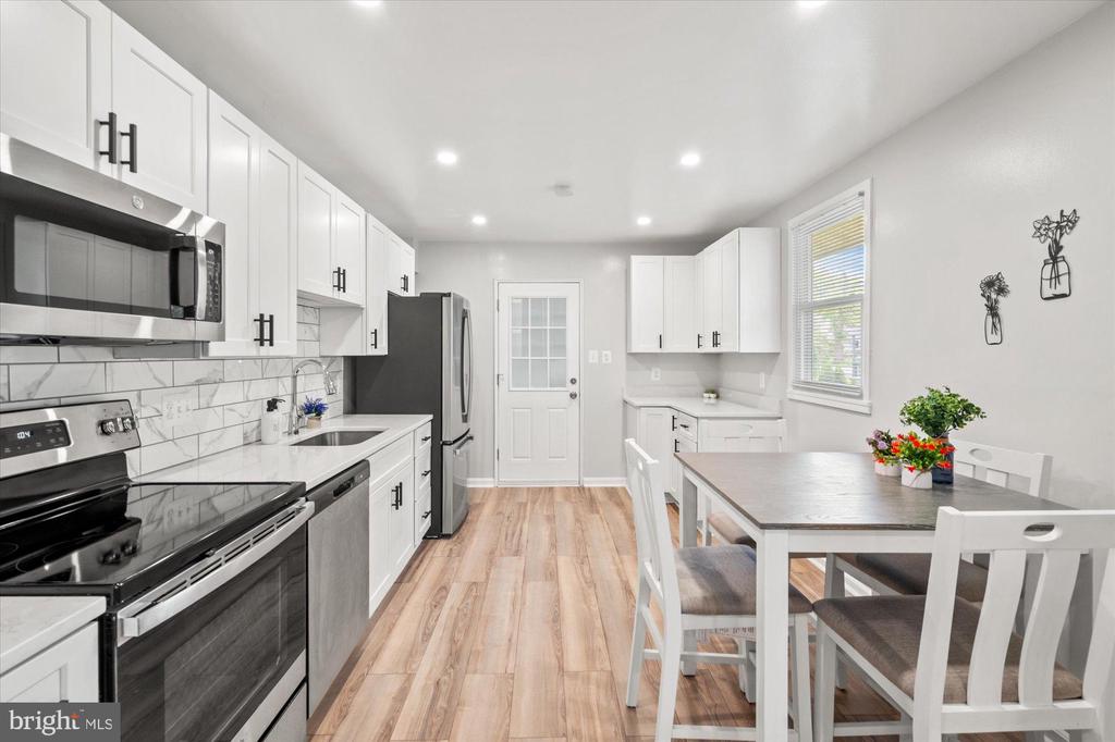 3908 ELMWOOD DRIVE