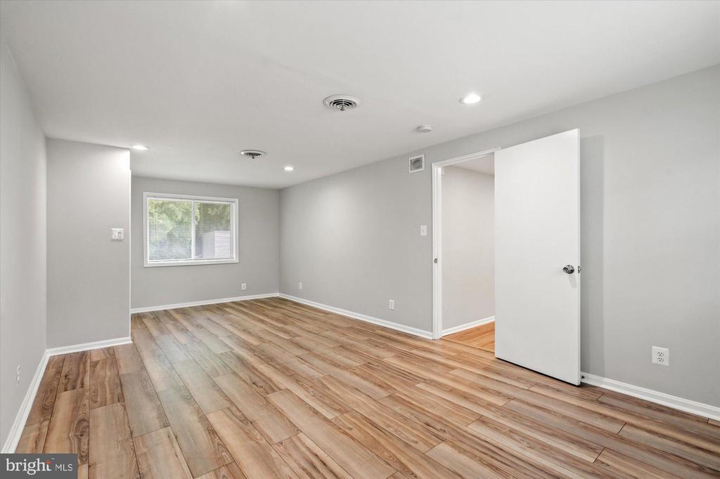 3908 ELMWOOD DRIVE