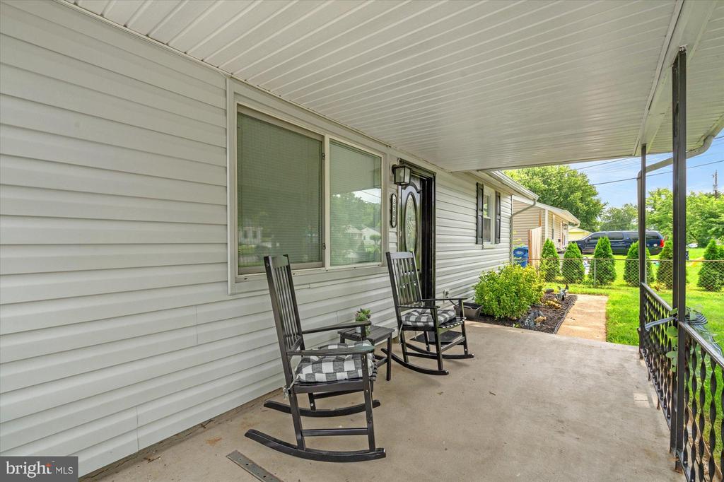 3908 ELMWOOD DRIVE