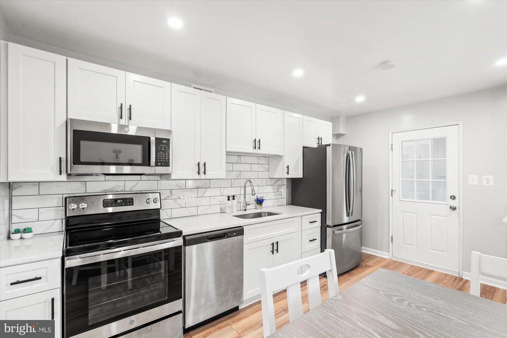 3908 ELMWOOD DRIVE