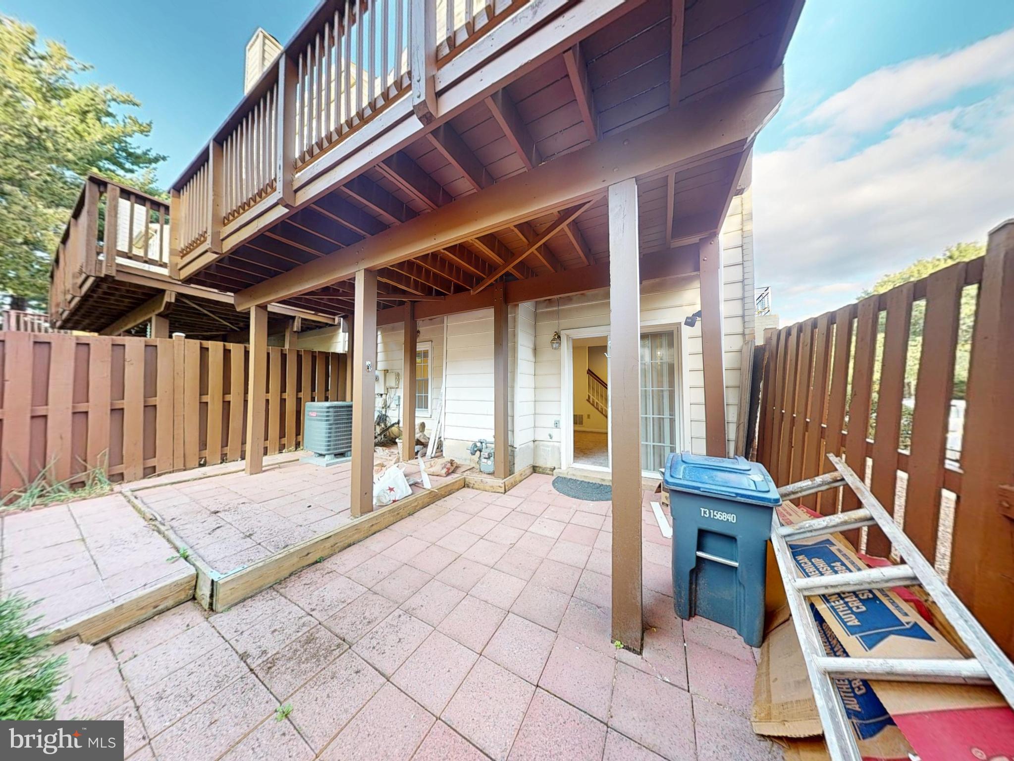 2006 GALLOWS TREE LN