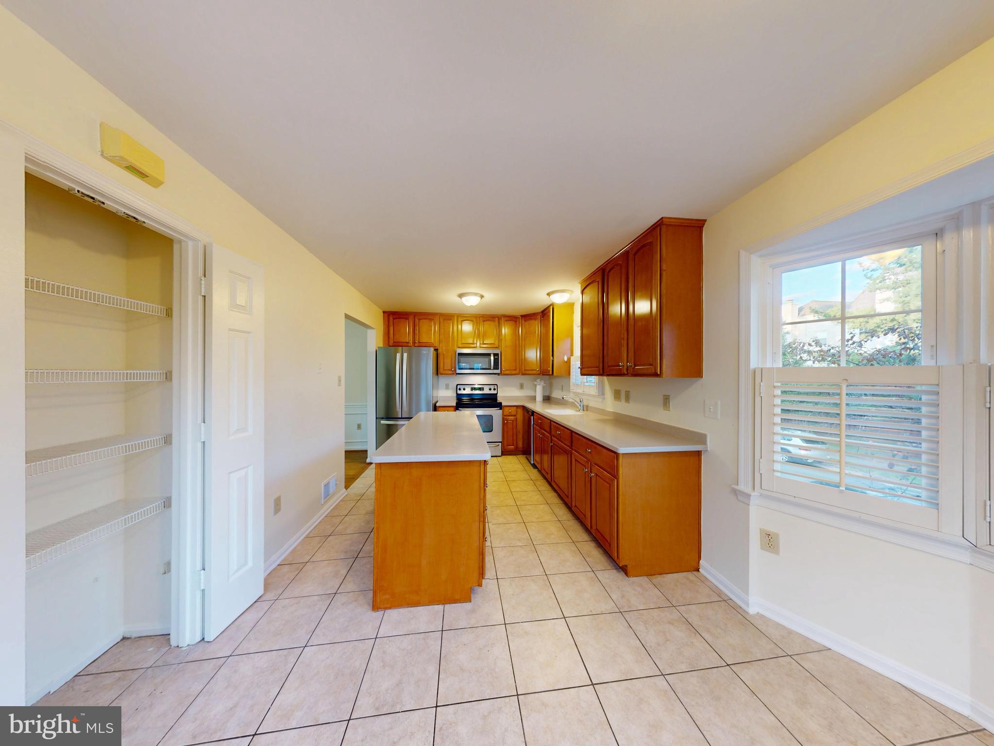 2006 GALLOWS TREE LN