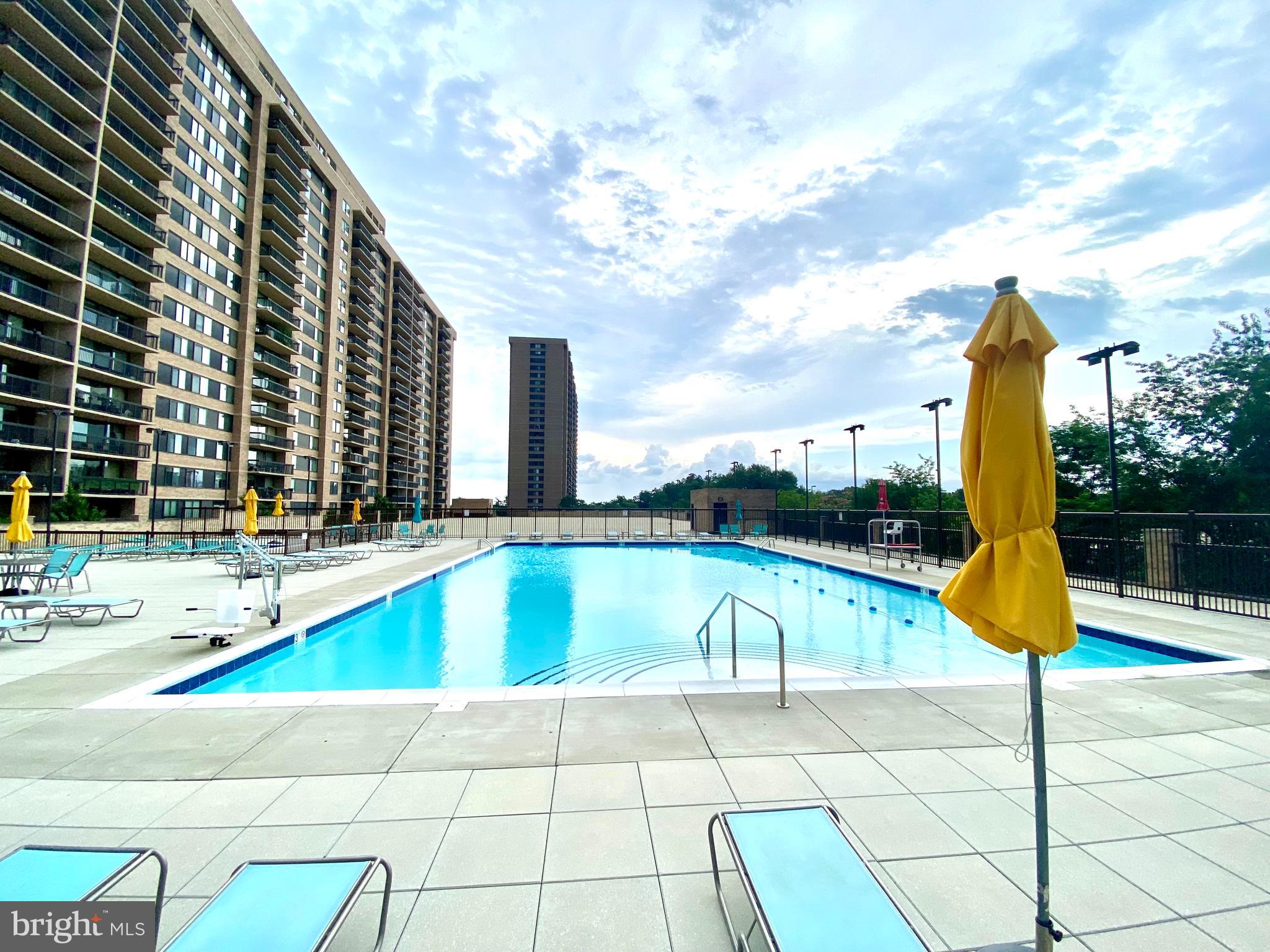 3713 S GEORGE MASON DRIVE 407W