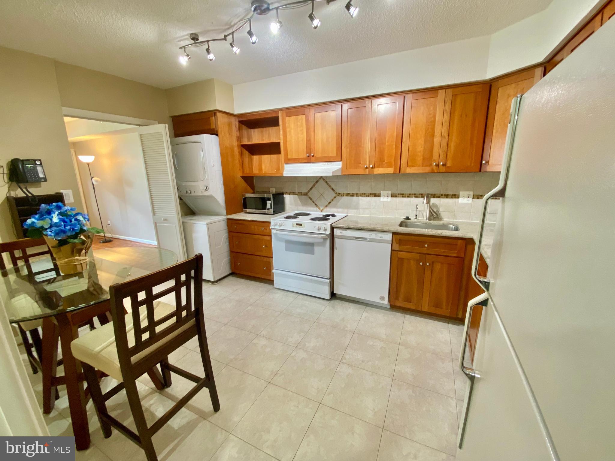3713 S GEORGE MASON DRIVE 407W