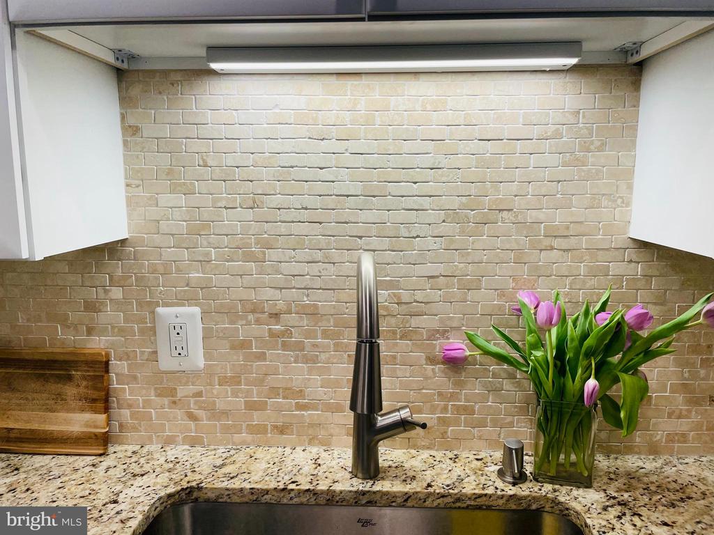 1540 LINCOLN WAY #202