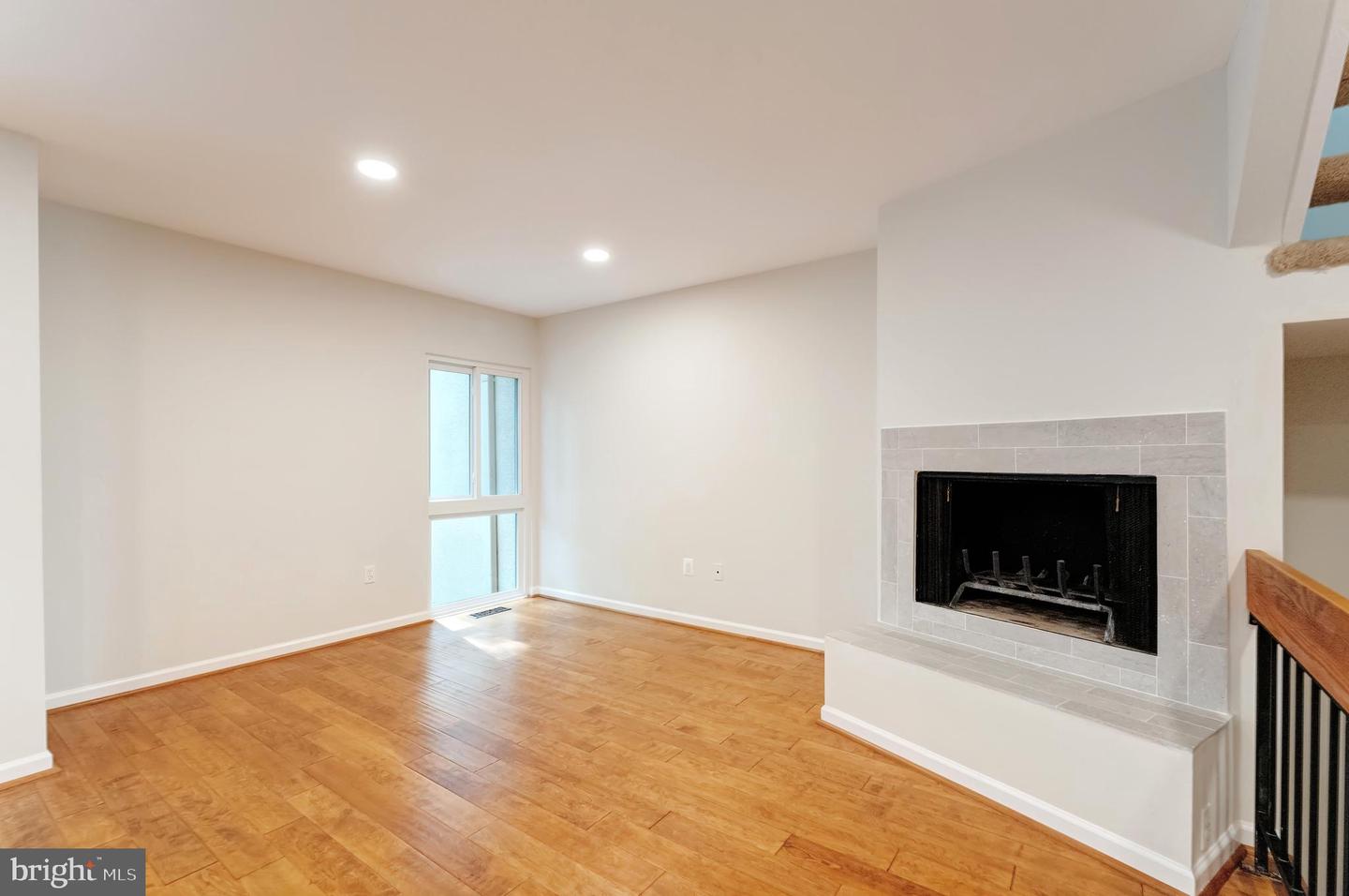 11637 Newbridge Ct